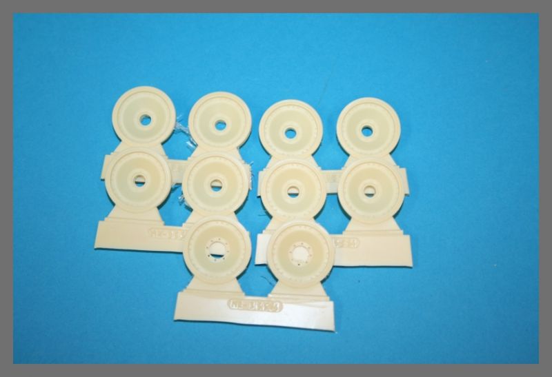 MR-35514 Panther D roadwheels Type B (set with 10 wheels)       (TAMIYA)