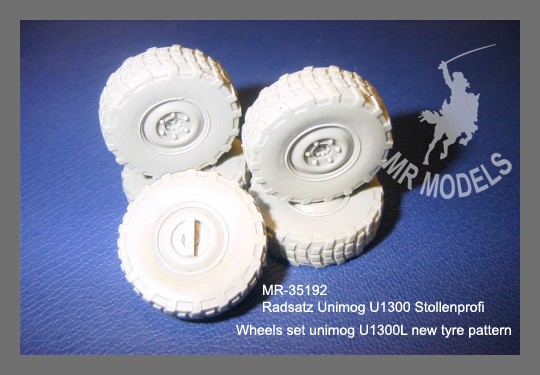 MR-35192  Rädersatz Unimog U1300 Stollenprofil