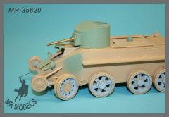 MR-35620  Soviet Fast Tank BT-2  early prod. with gun turret     (HOBBY BOSS)