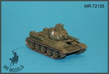 MR-72135  T-34/76 East German Army    ( REVELL )